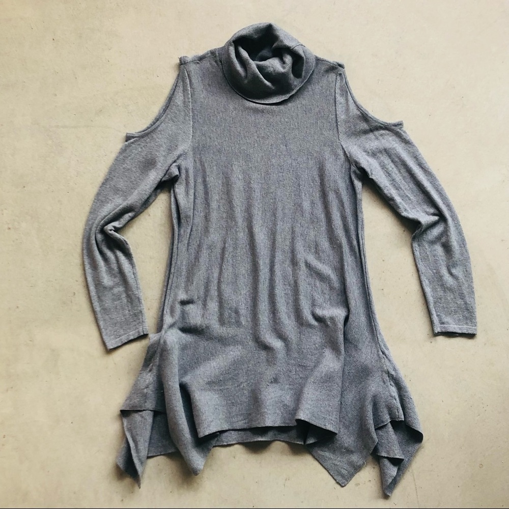 Gray turtleneck sweater - Picture 2 of 7